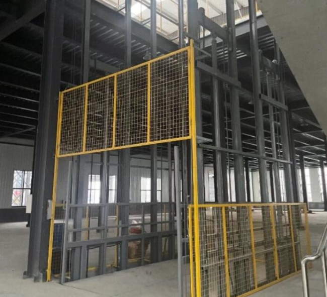 托里请详细介绍一下货梯安装在室外的维护方法