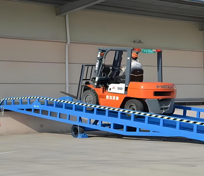 托里移动式卸货平台（叉车用）